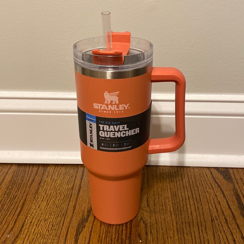 Stanley 40oz Travel Quencher - Picture 3 of 4